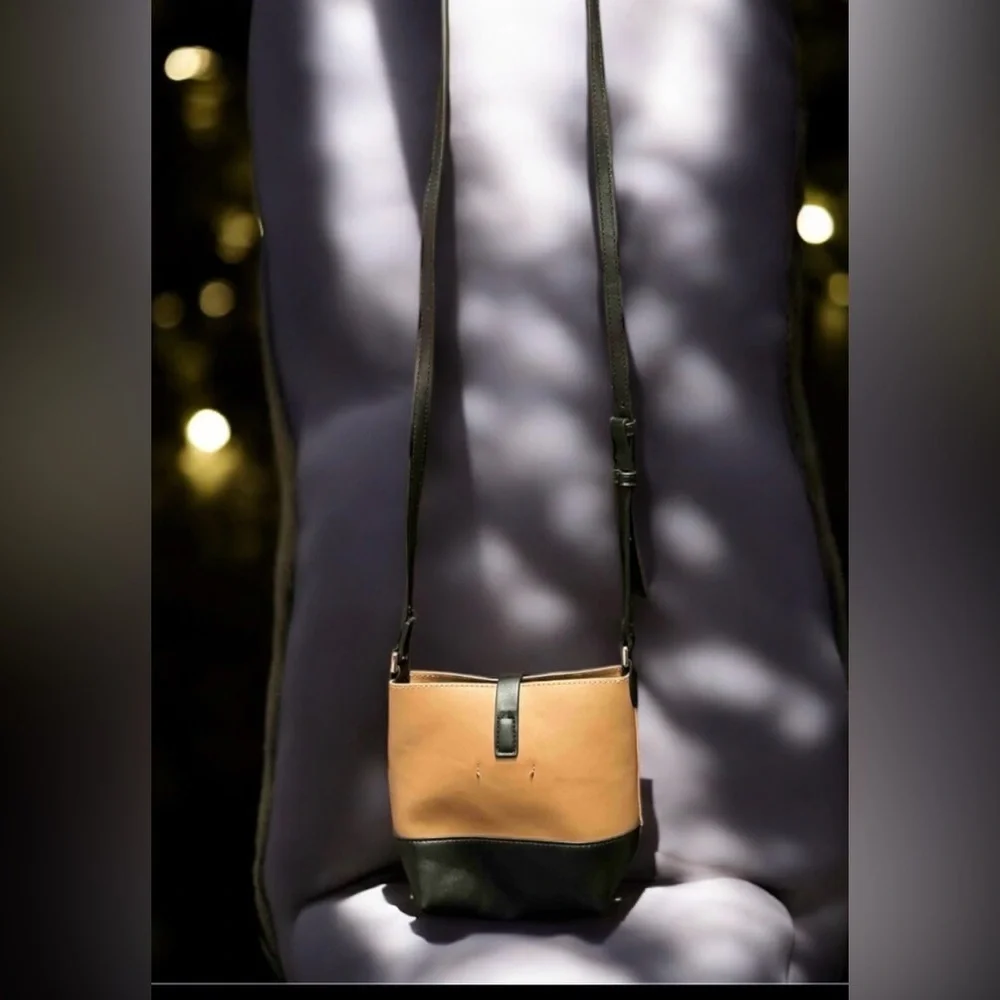 Elegant Tan and Black Crossbody Bag 7x8in with a 22in strap
